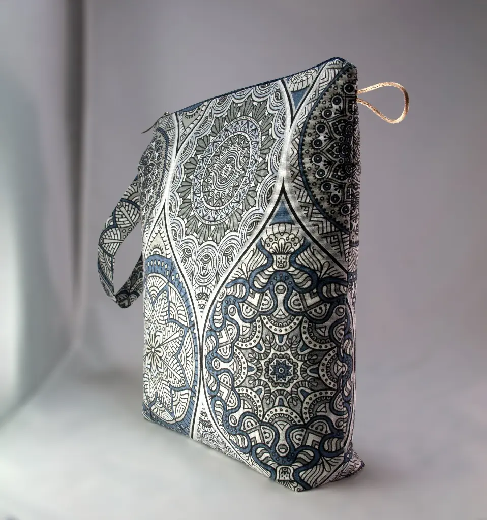 Side Zipper Mandala Grey XL.webp