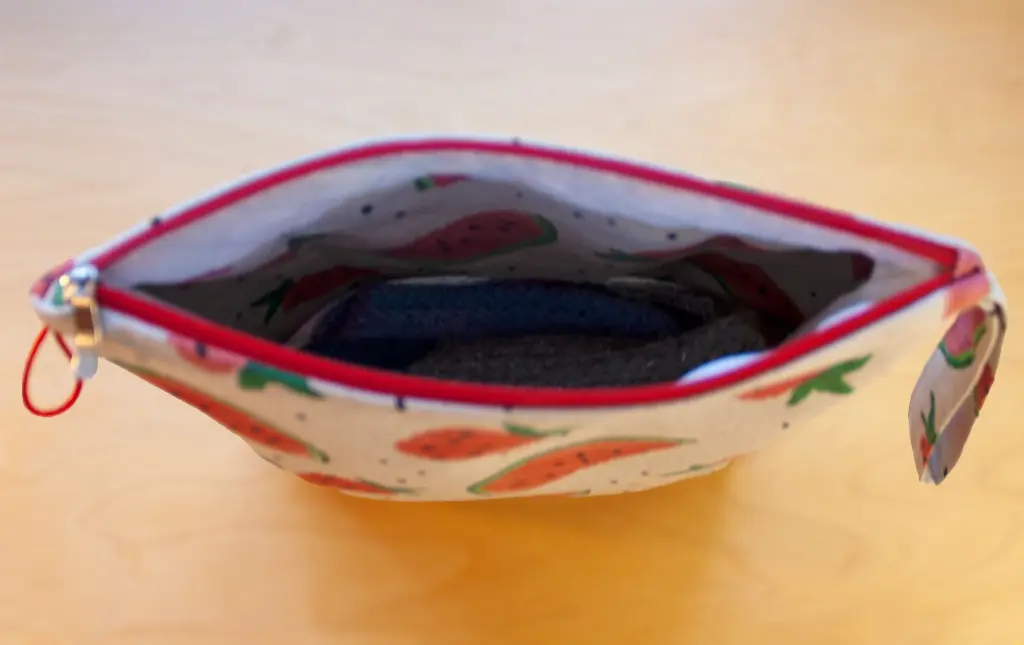 Zipper Wmelon Strawberry XL Inside.webp