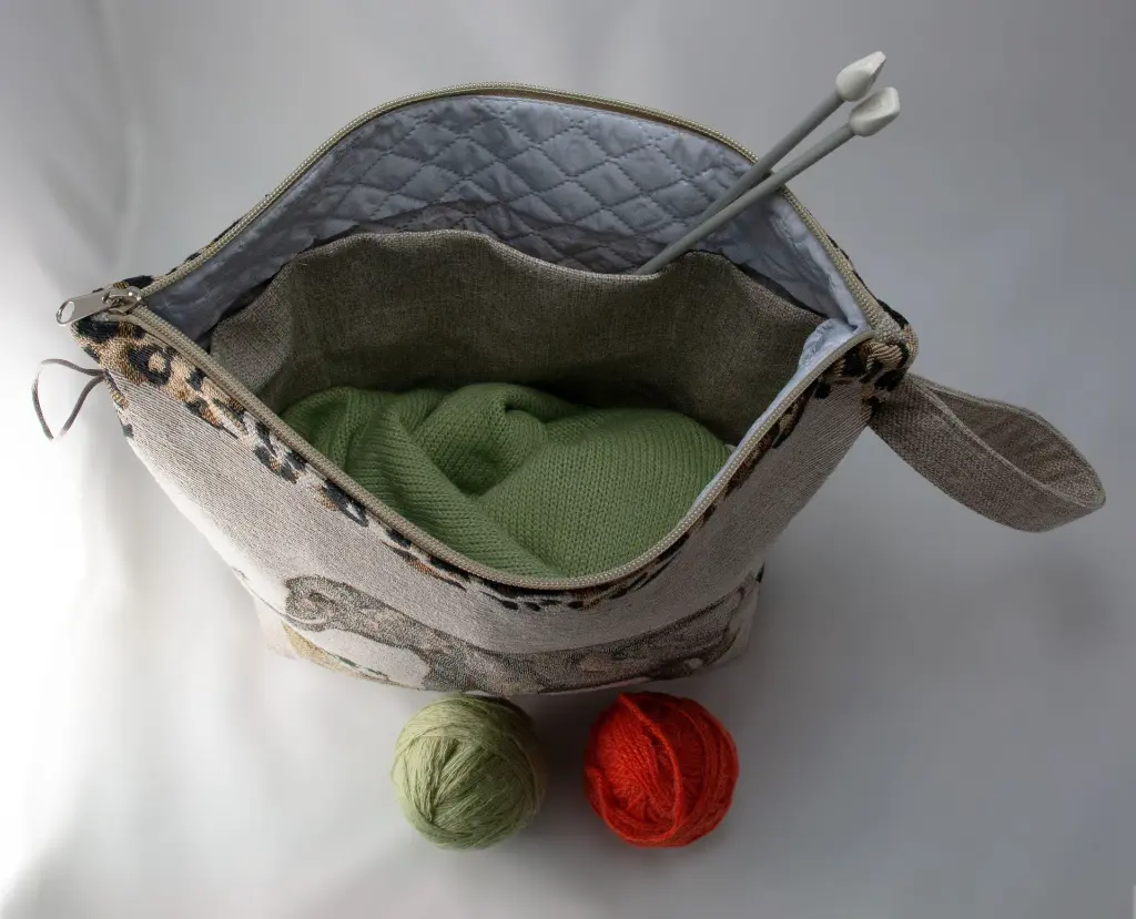 Zippered Elephant Beige XL Top 2.webp