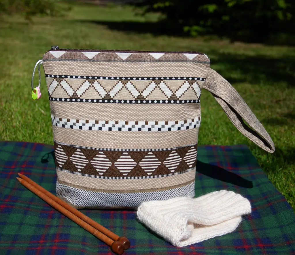 Zipper Stripe Ayrin Coffee  XL Front 2.webp