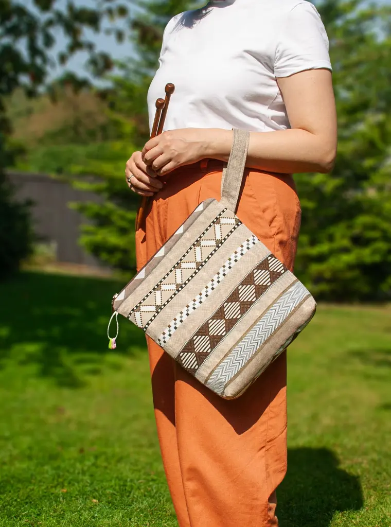 Zipper Stripe Ayrin Coffee  XL with Nadiia Croped.webp