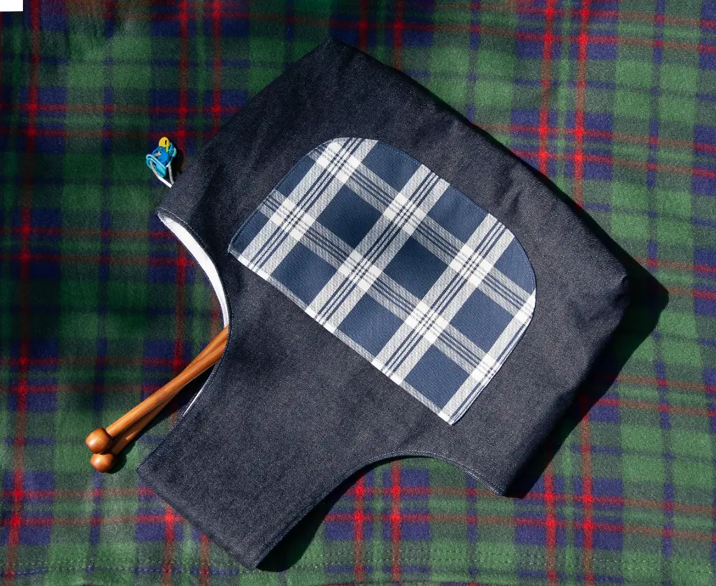 Wrist Denim Rustikana Navy L on Floor.webp