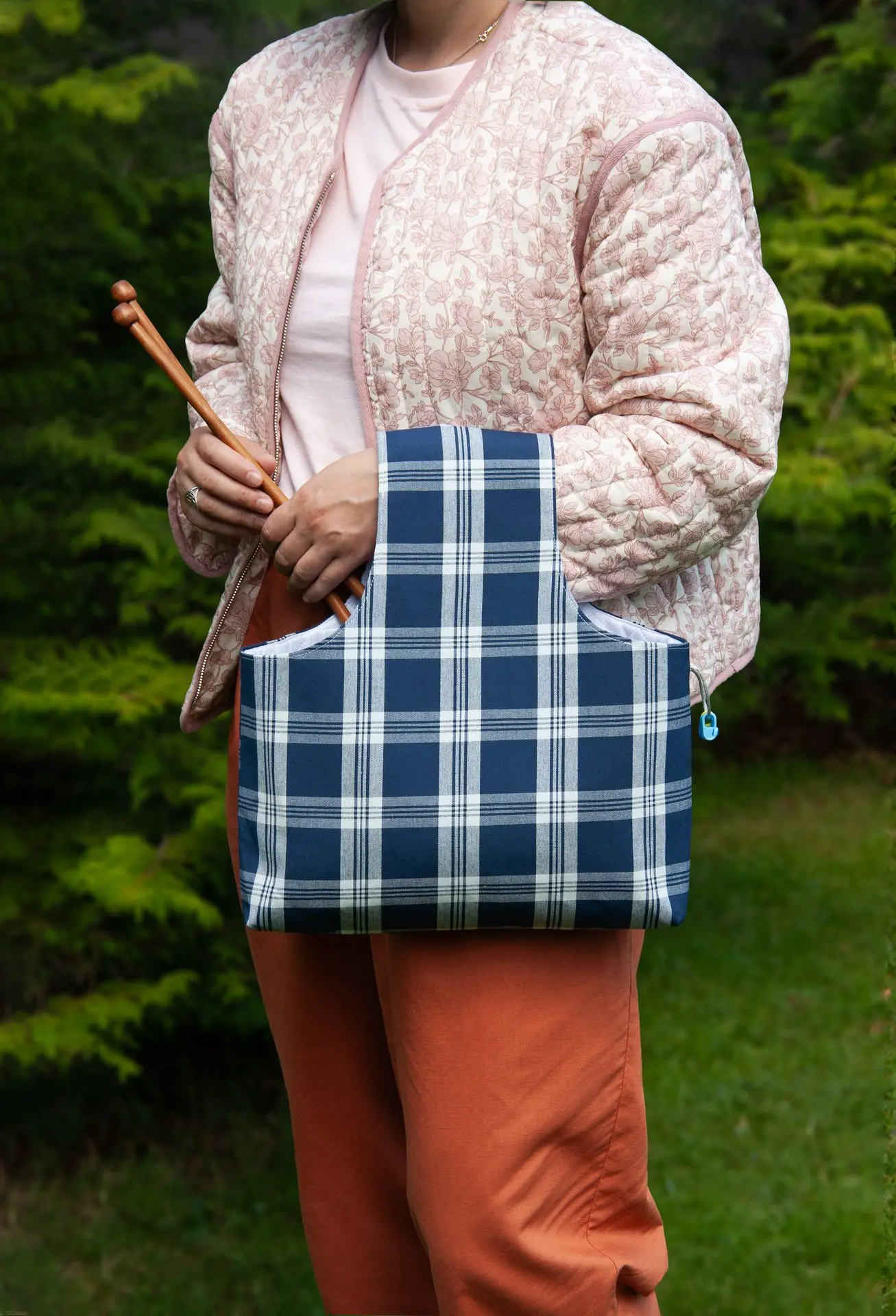 Wrist Plaid Rustikana Navy L with Nadiia 2.webp