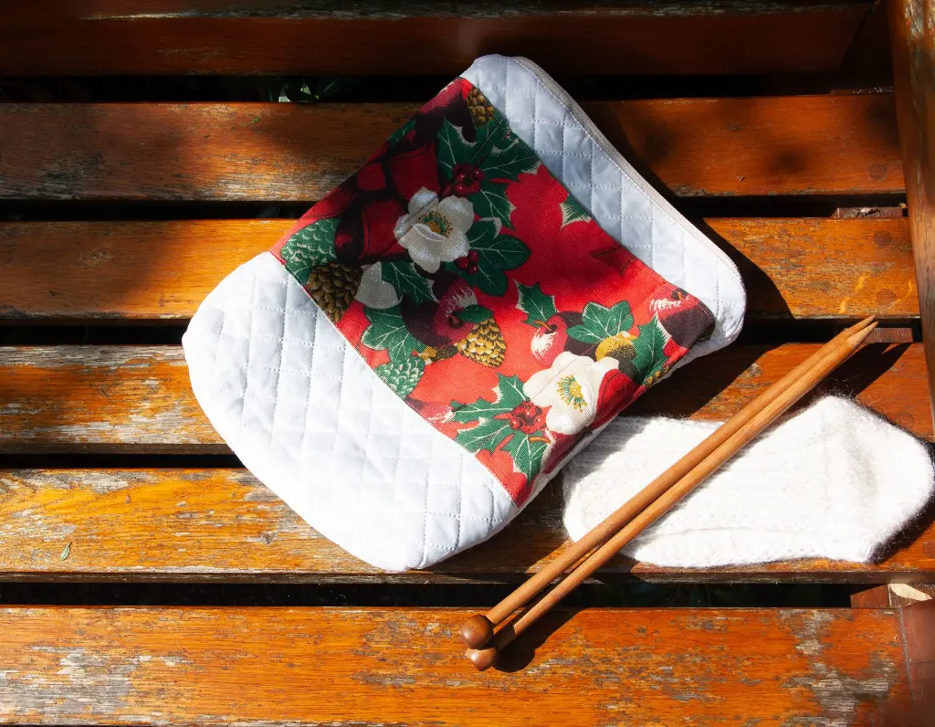 Zipper Xmas Christmas Flower Red XL Another Side.webp