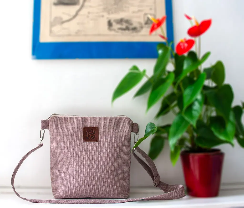 Medium Crossbody Bag Orsa Amethyst  Beige M Front.webp