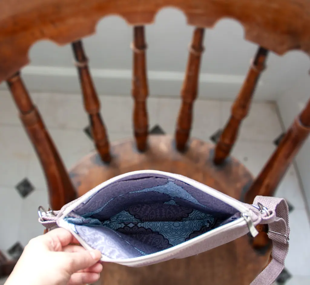 Medium Crossbody Bag Orsa Amethyst  Beige M Inside.webp