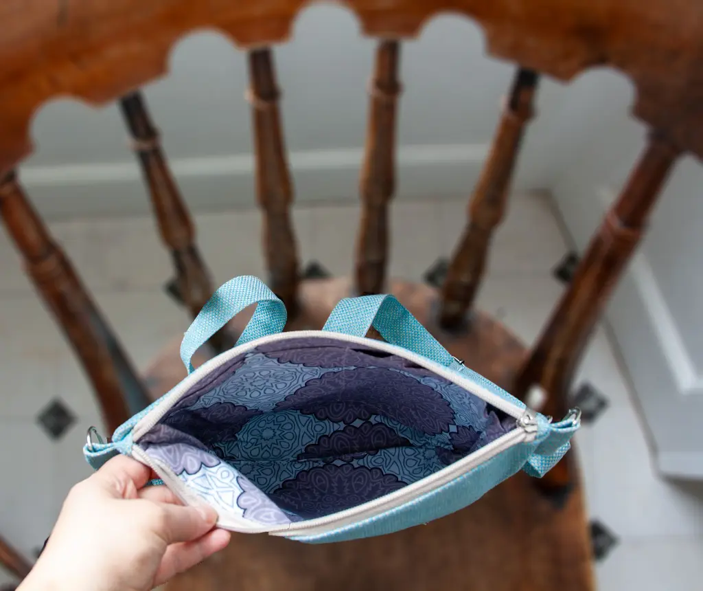 Medium Crossbody Bag Orsa Sky Blue M Inside.webp