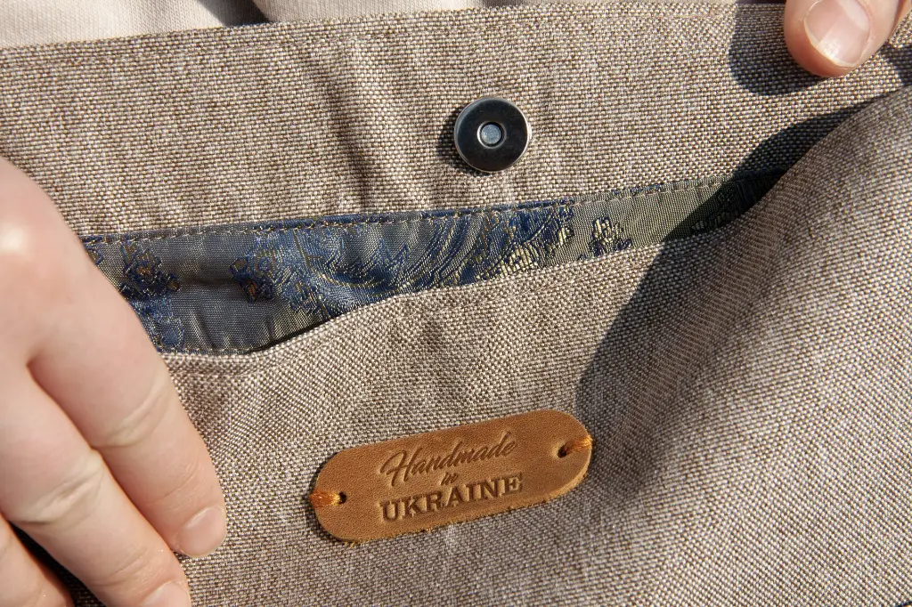 Logo Large Crossbody Bag Afina Beige  L Croped.webp