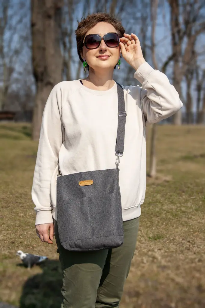 Front-2 Large Crossbody Bag Afina Dark Grey.webp