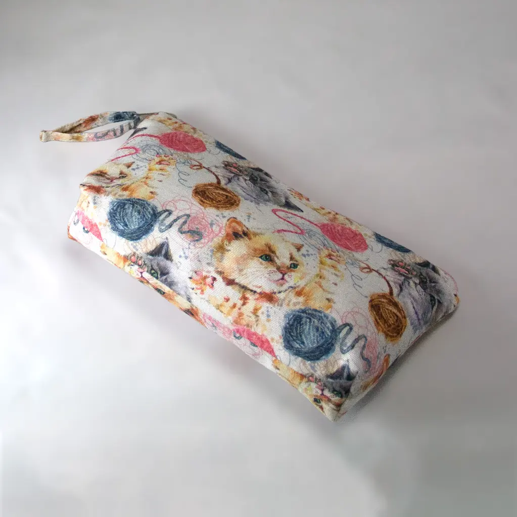 Zip Pouch  Cats White Lying Down.webp
