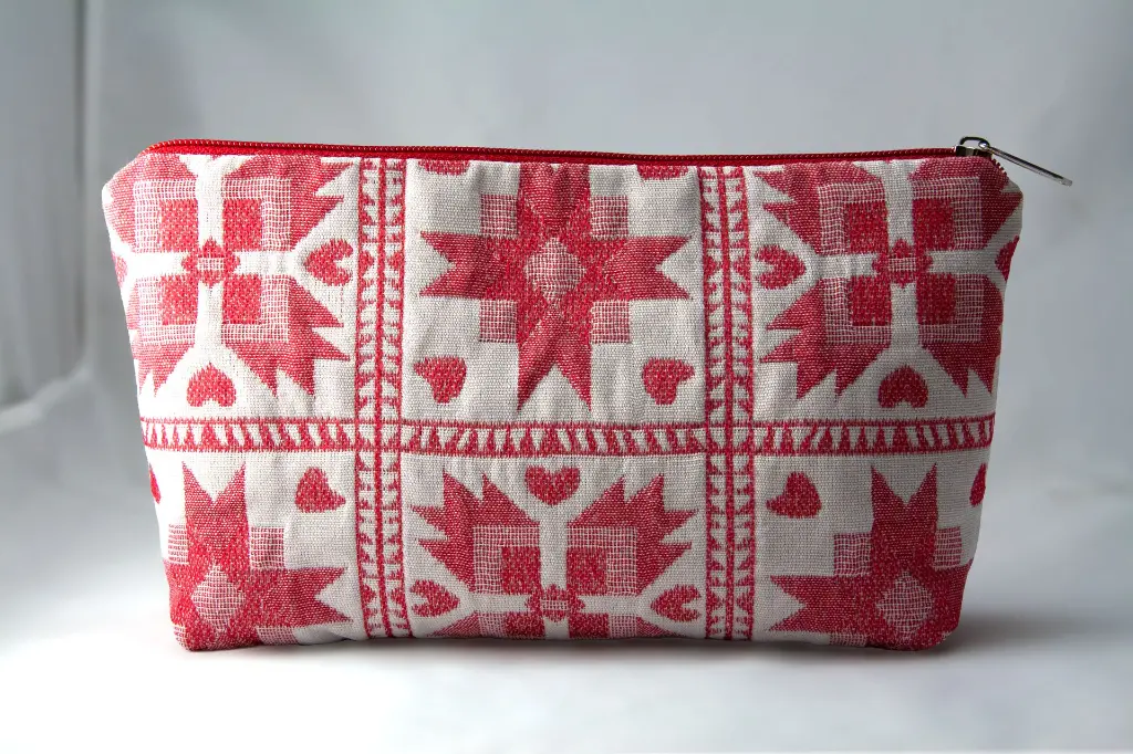 Zipper Notions Pouch Ornament  Red M Front.webp