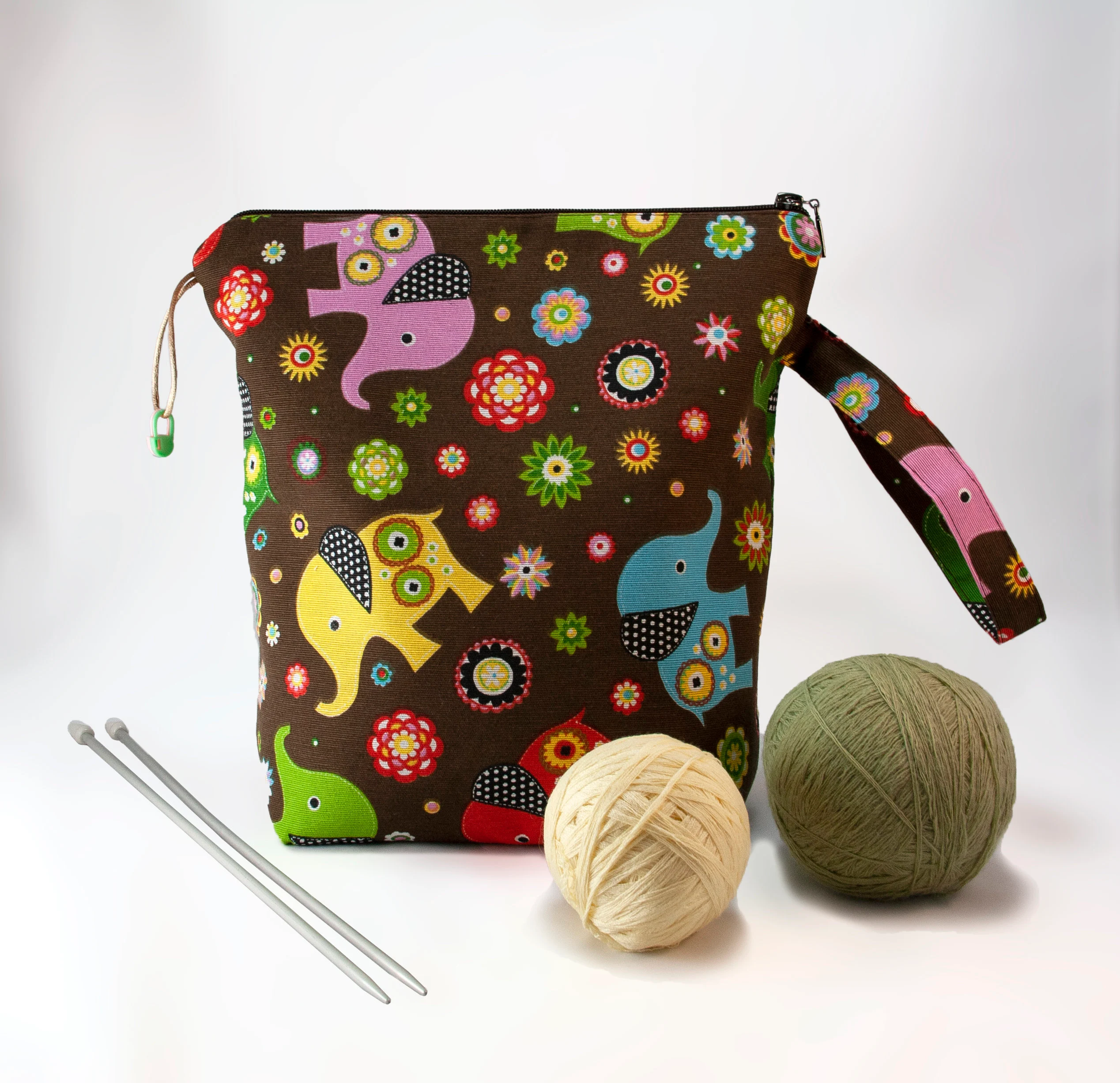 Zipper Elephants Brown XL