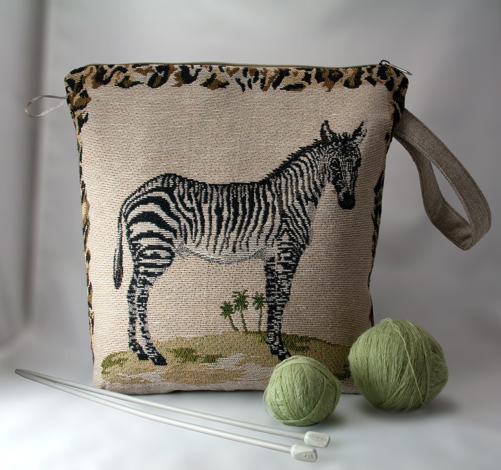 [pbz-zebra-beige-xl] Zippered Zebra Beige XL