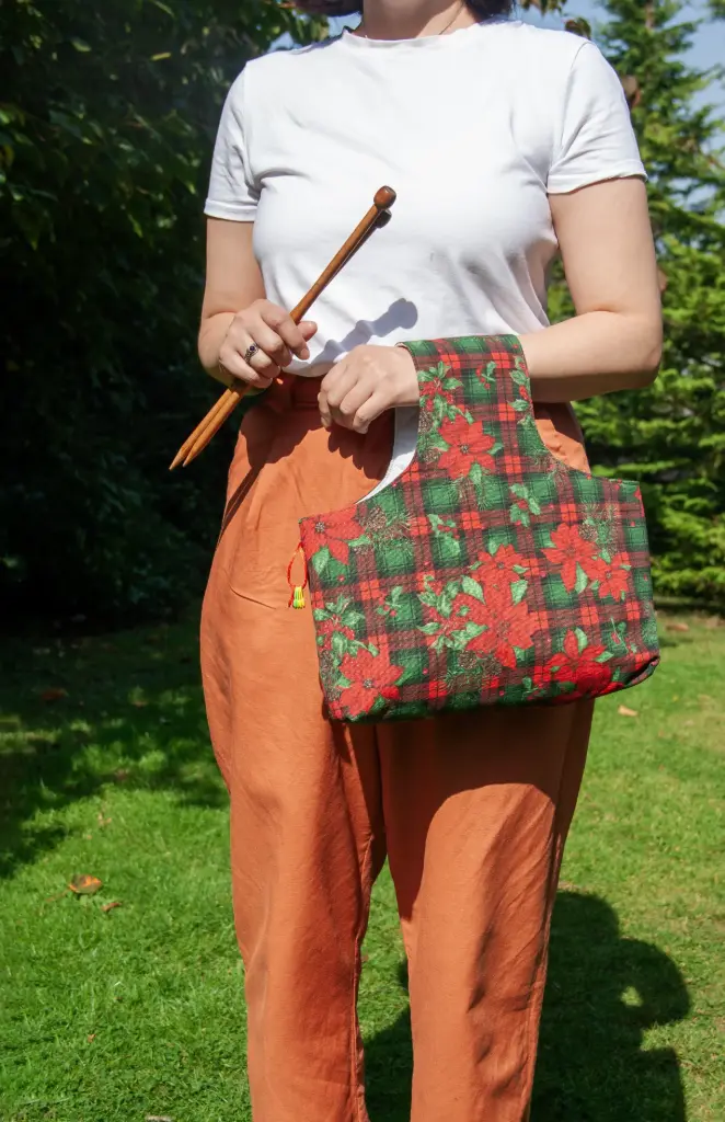 [pbw-xmas-pon-grrd-l] Wrist Xmas Poinsettia Plaid Green Red L